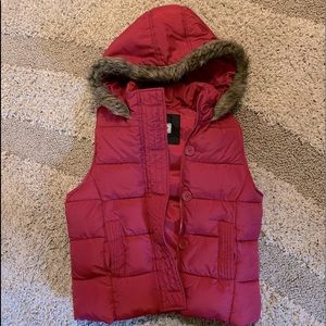 PUFFER VEST WITH FAUX FUR HOOD!